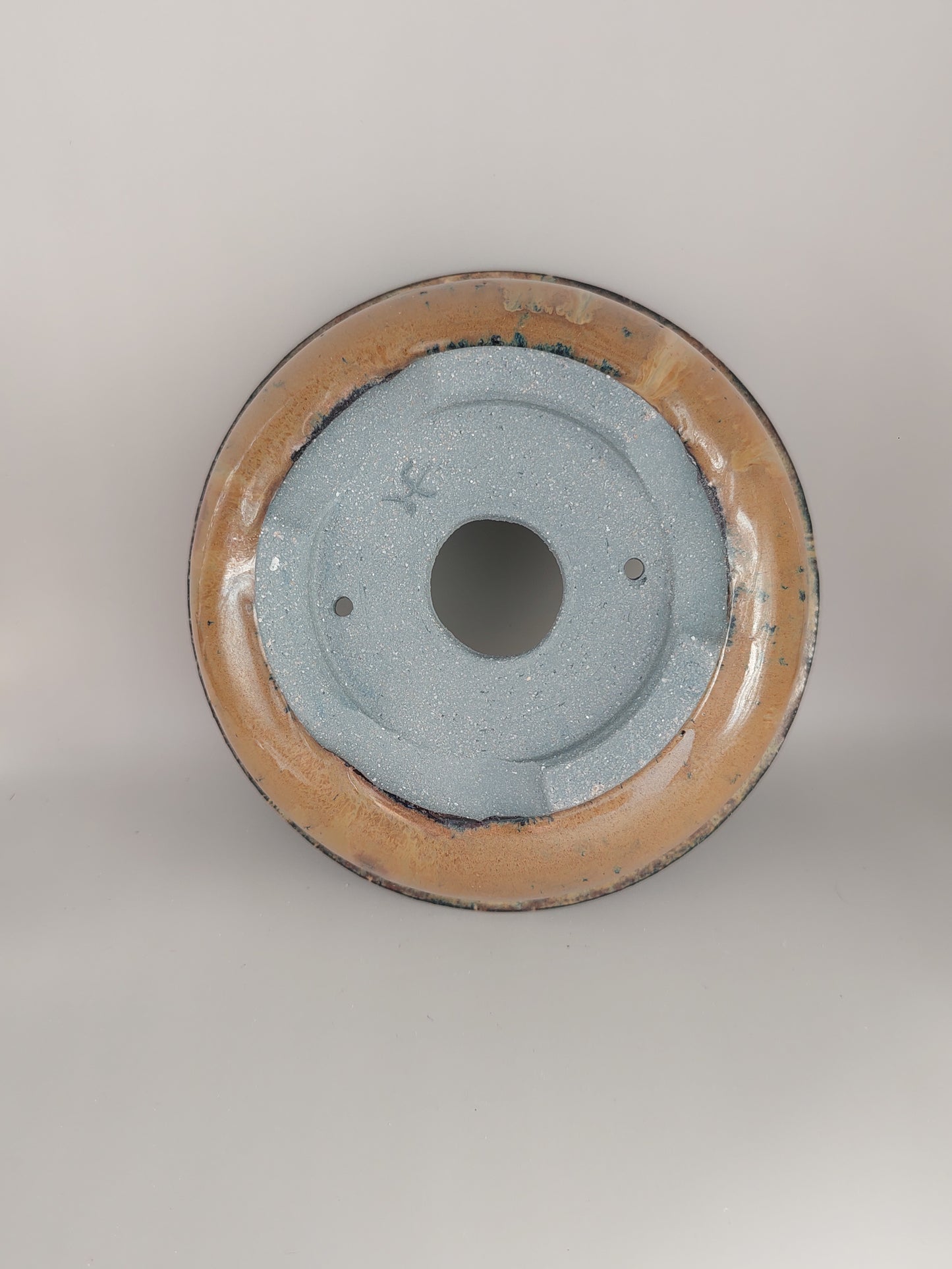 round vase