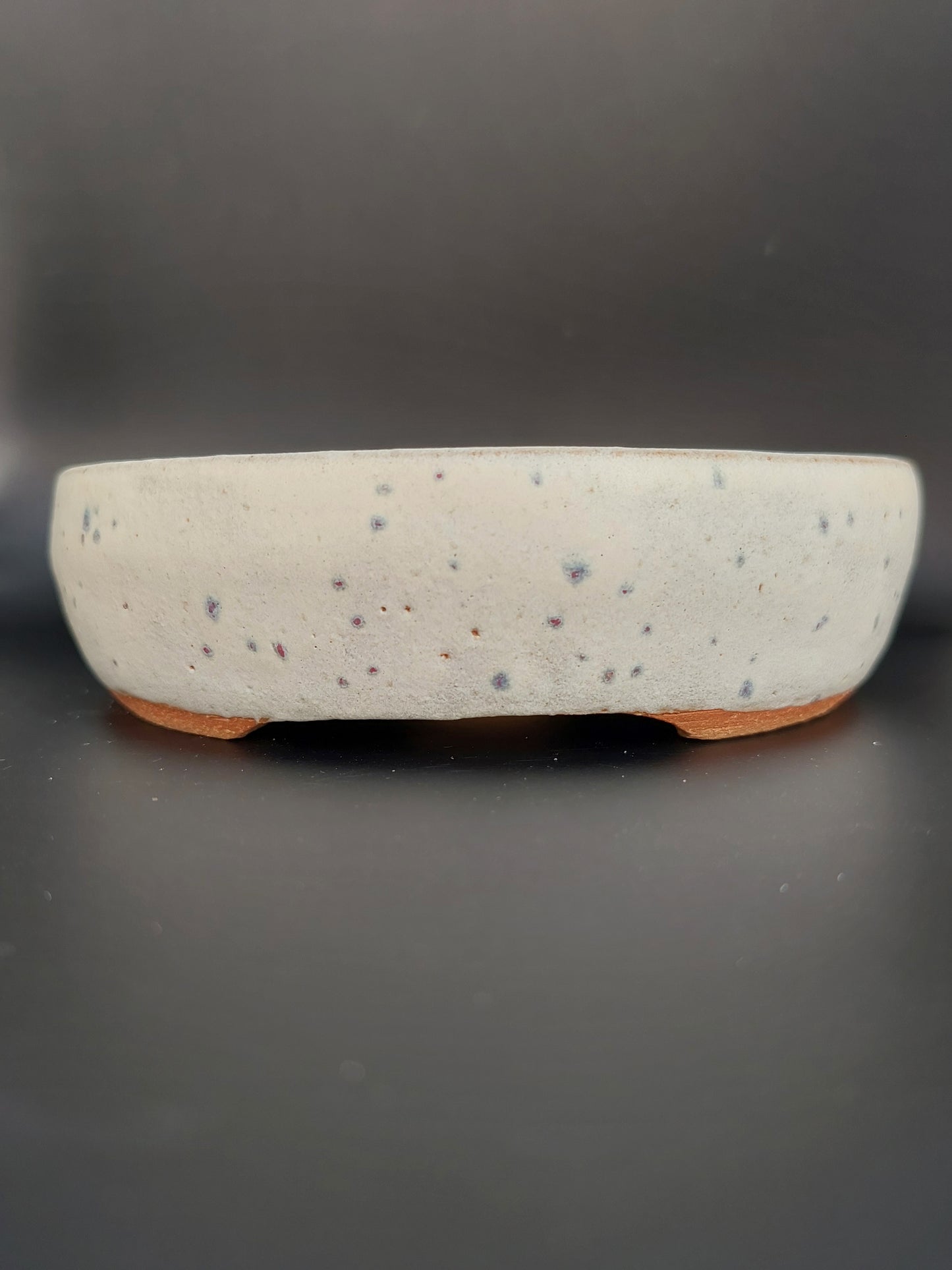 round vase