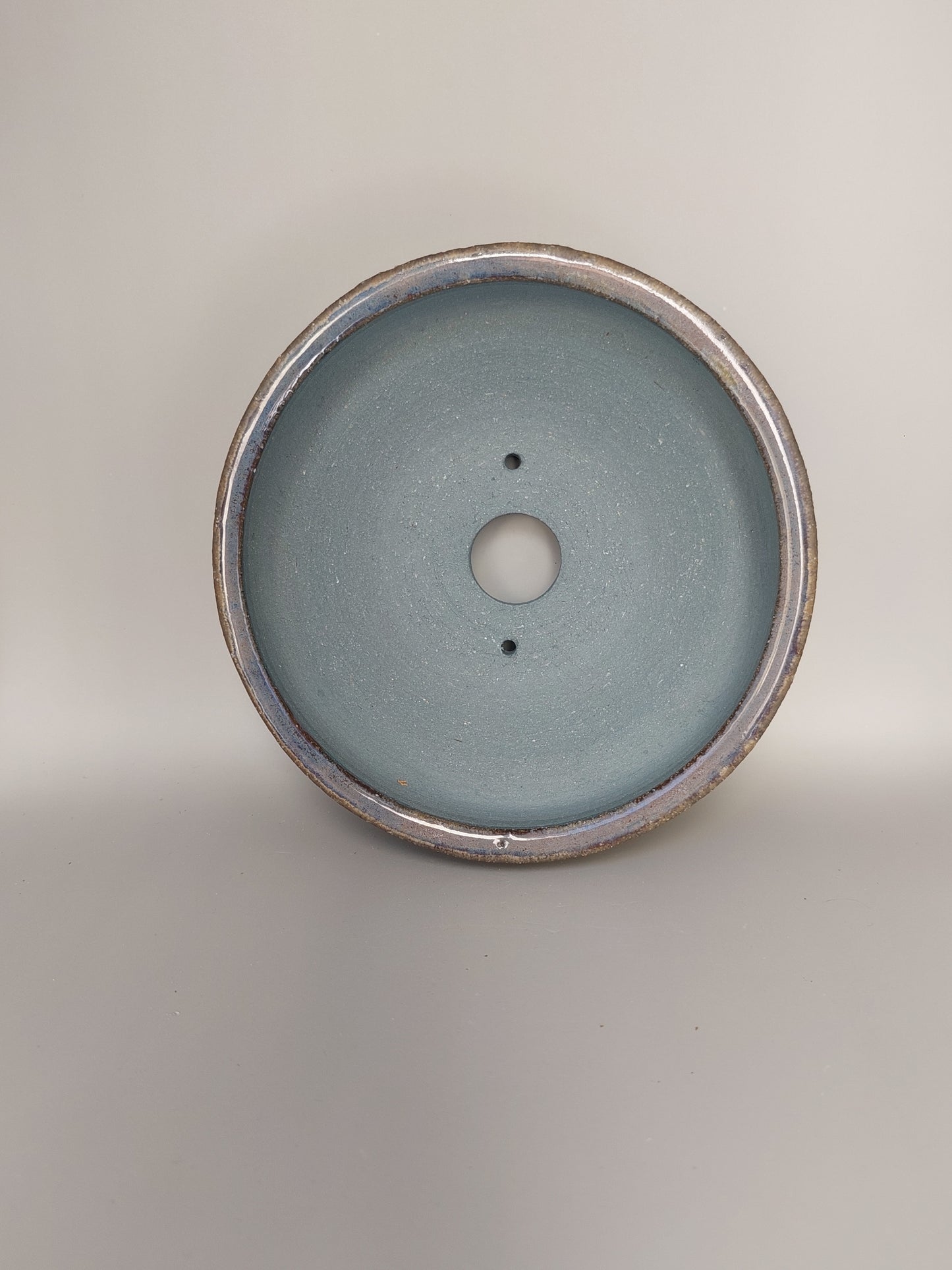 round vase