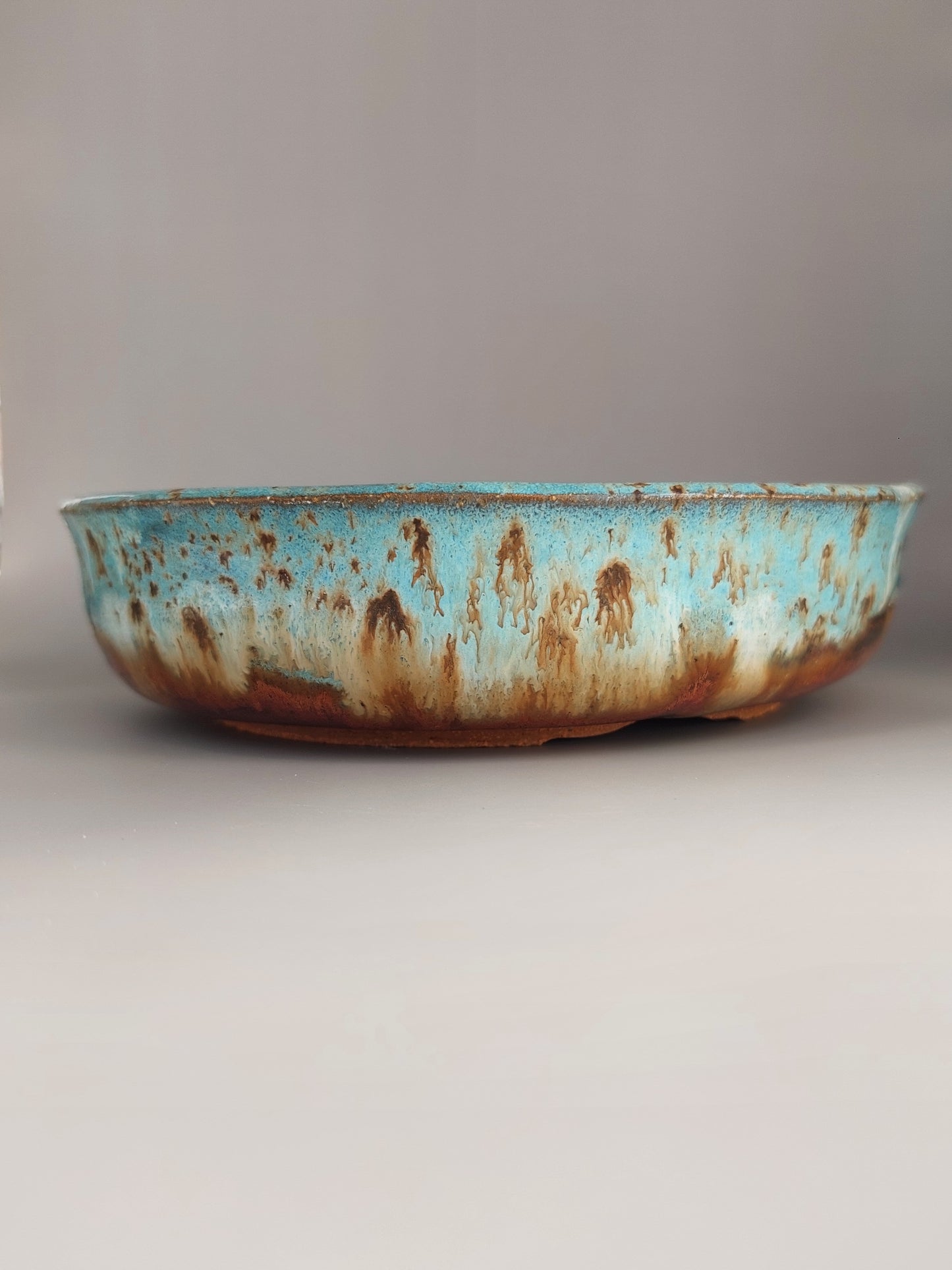 round vase