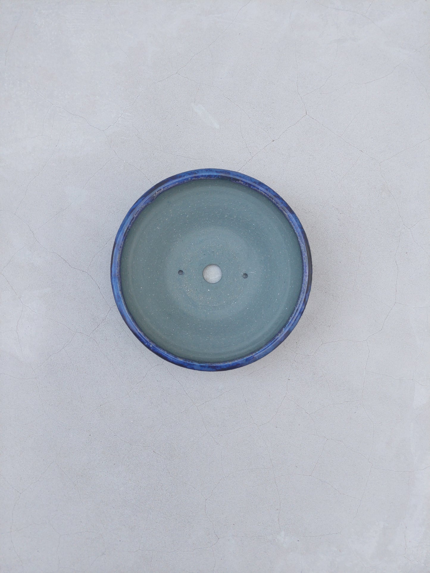 round vase