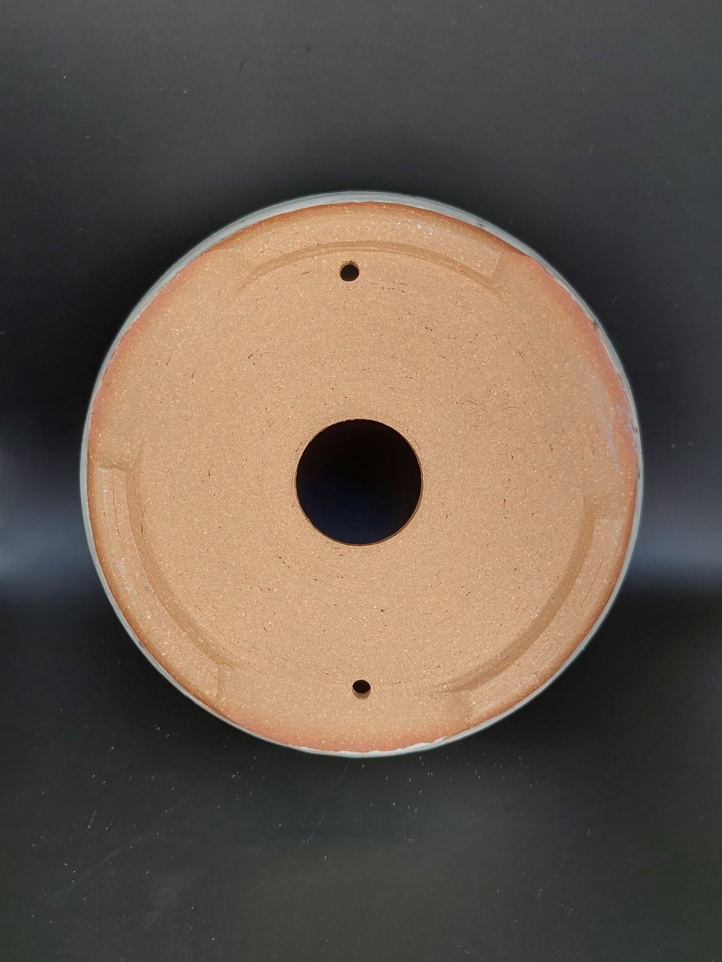 round vase