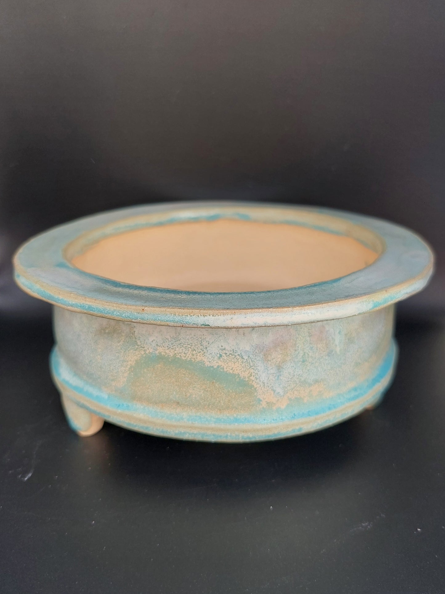 round vase