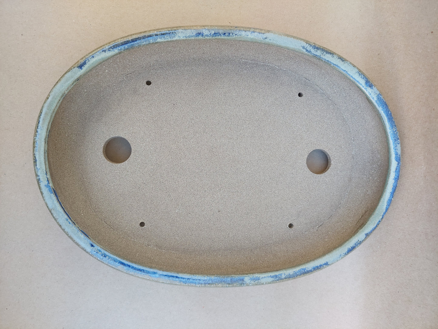 Oval vase 28 X 20 X 6.5